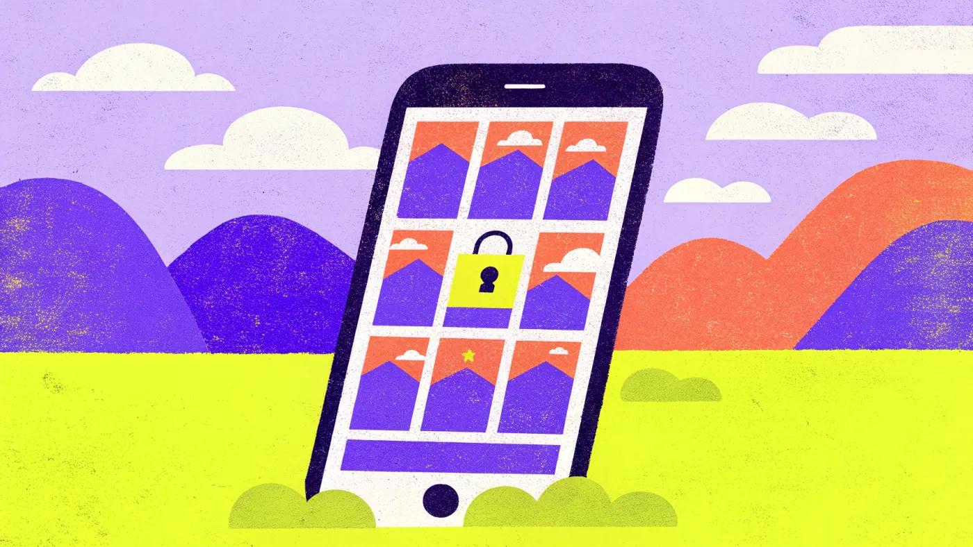Een smartphone met een raster van videolessen, een hangslot dat opengaat en een sleuteltje ernaast